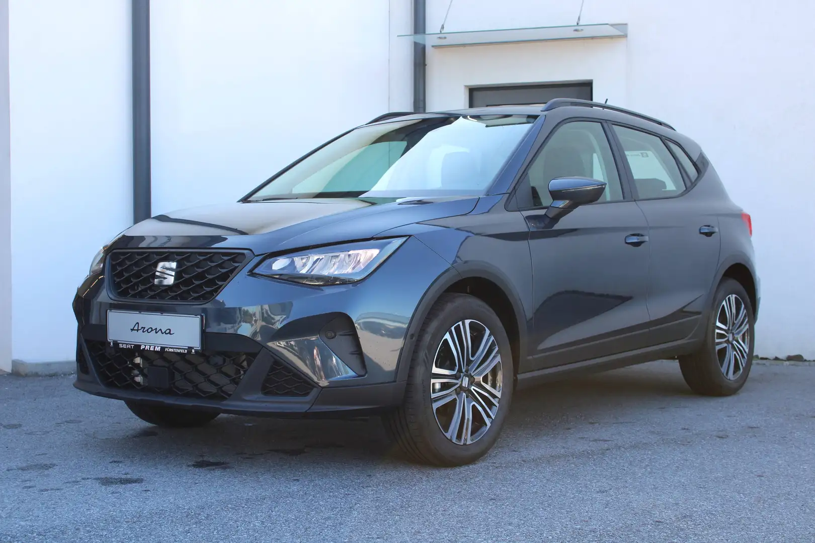 SEAT Arona Style 1.0 TSI DSG 115 PS mit vielen Extras! Grau - 2
