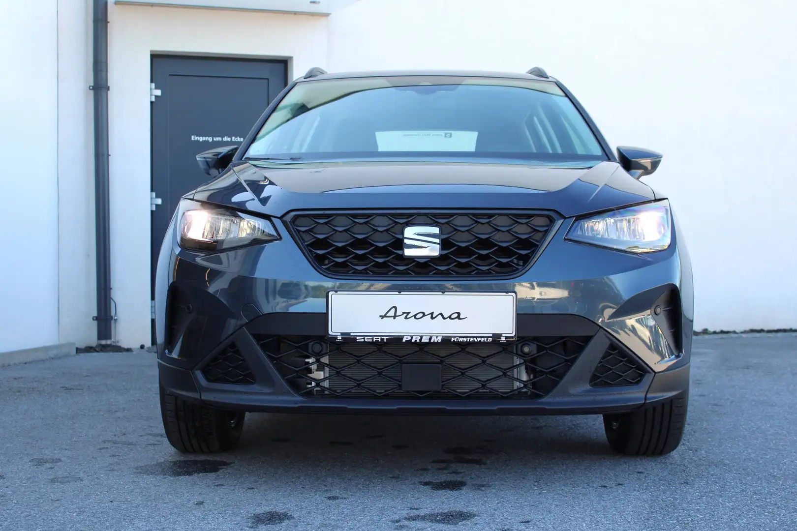 SEAT Arona Style 1.0 TSI DSG 115 PS mit vielen Extras! Grau - 1