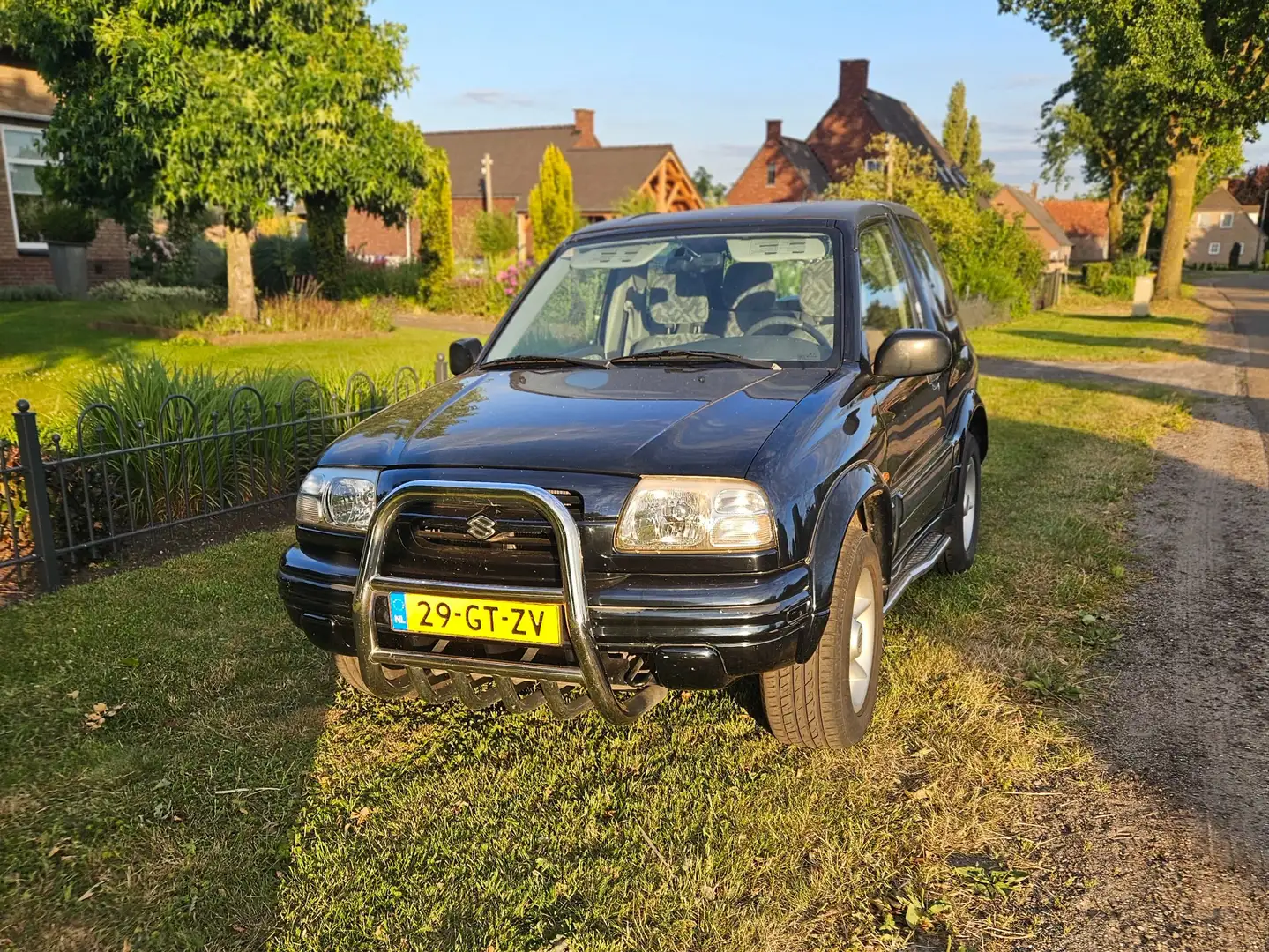 Suzuki Grand Vitara Grand Vitara 2.0 Cabrio Zwart - 2