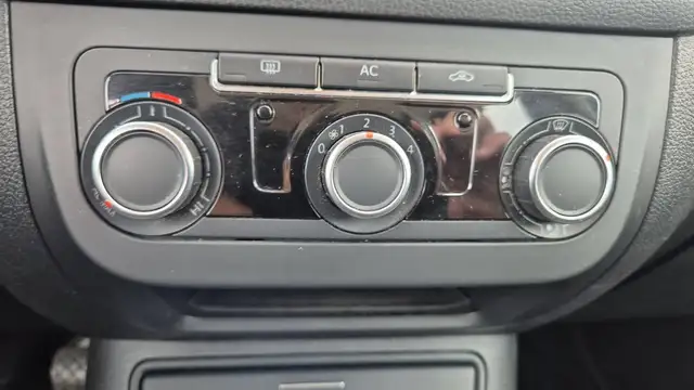 Volkswagen Golf Plus view 13