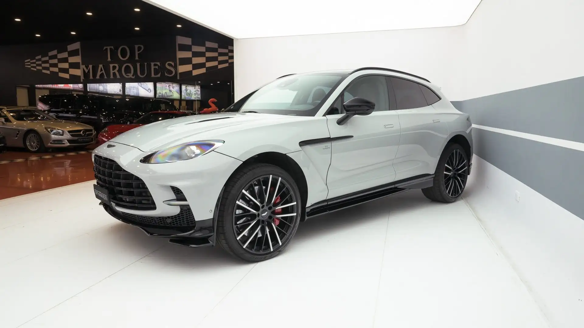 Aston Martin DBX 707 Szürke - 1
