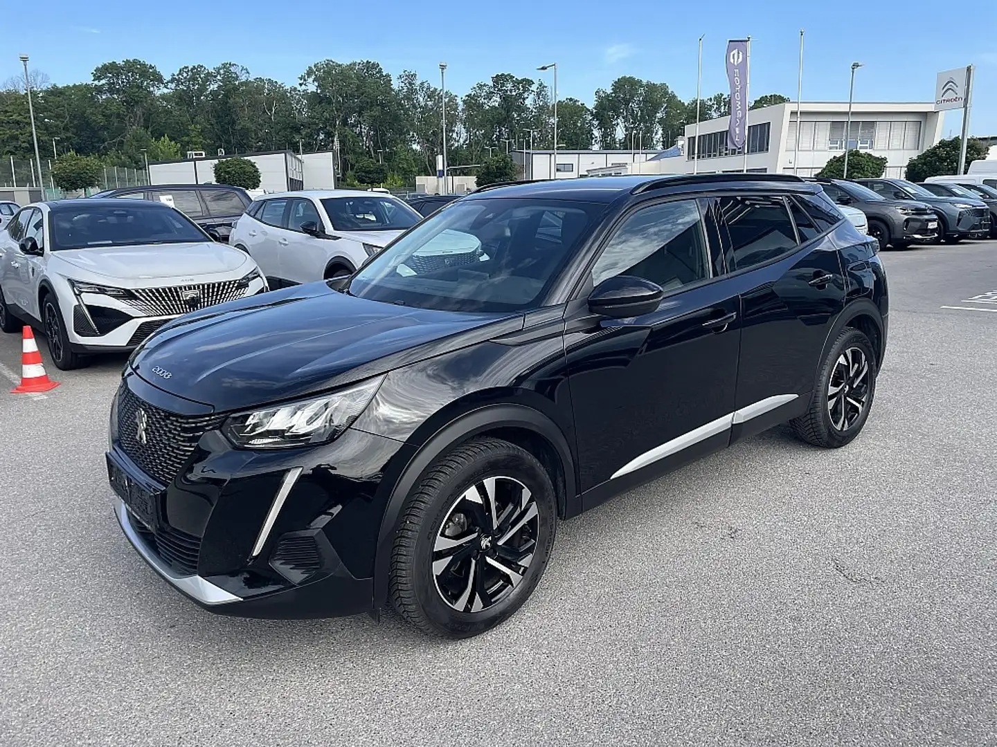 Peugeot 2008 PureTech 130 S&S Allure Pack EAT8 Schwarz - 2