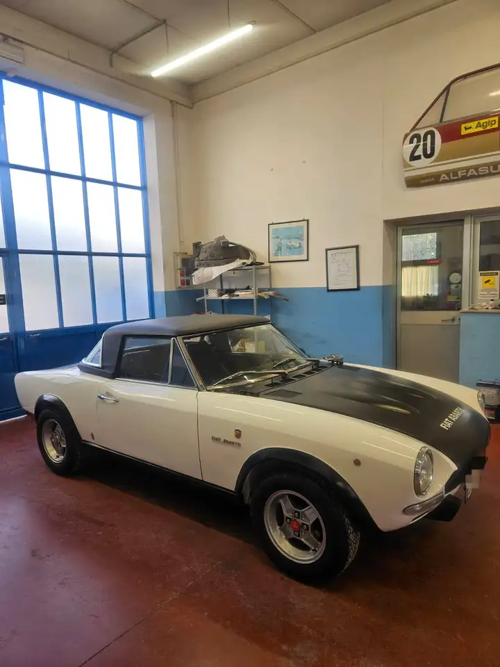 Fiat 124 Spider Rally, foto 3