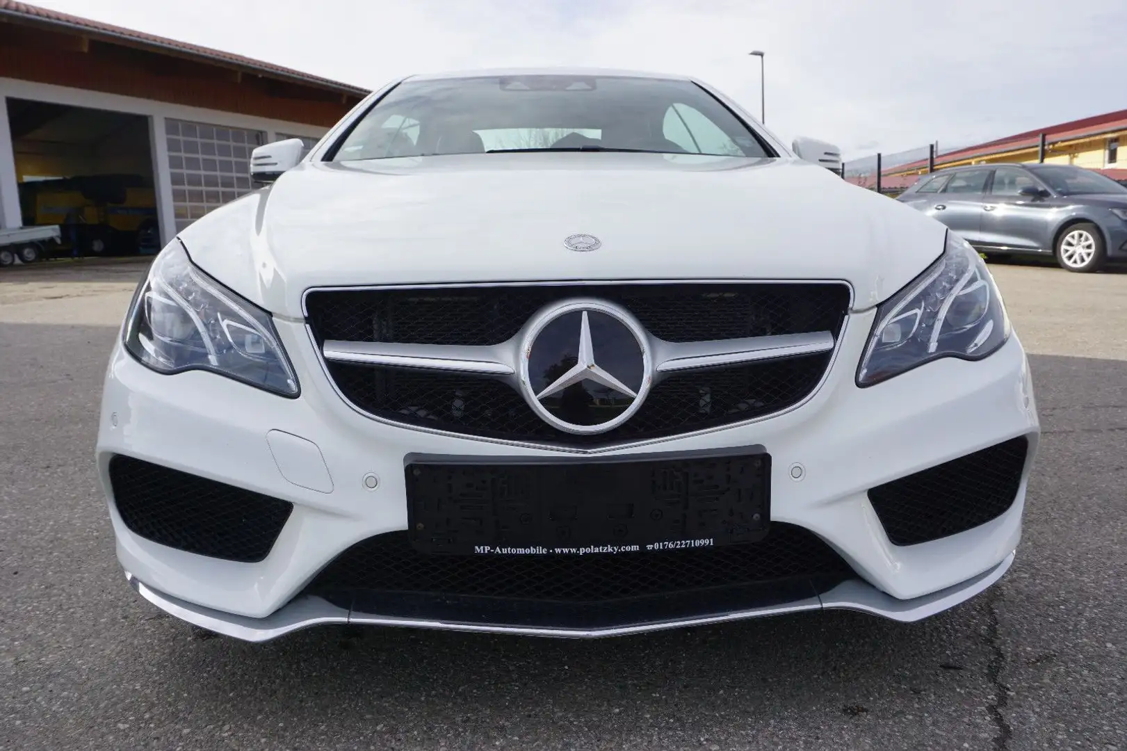 Mercedes-Benz E 250 Coupe AMG Autom. LED Comand CAM Leder Blanc - 2