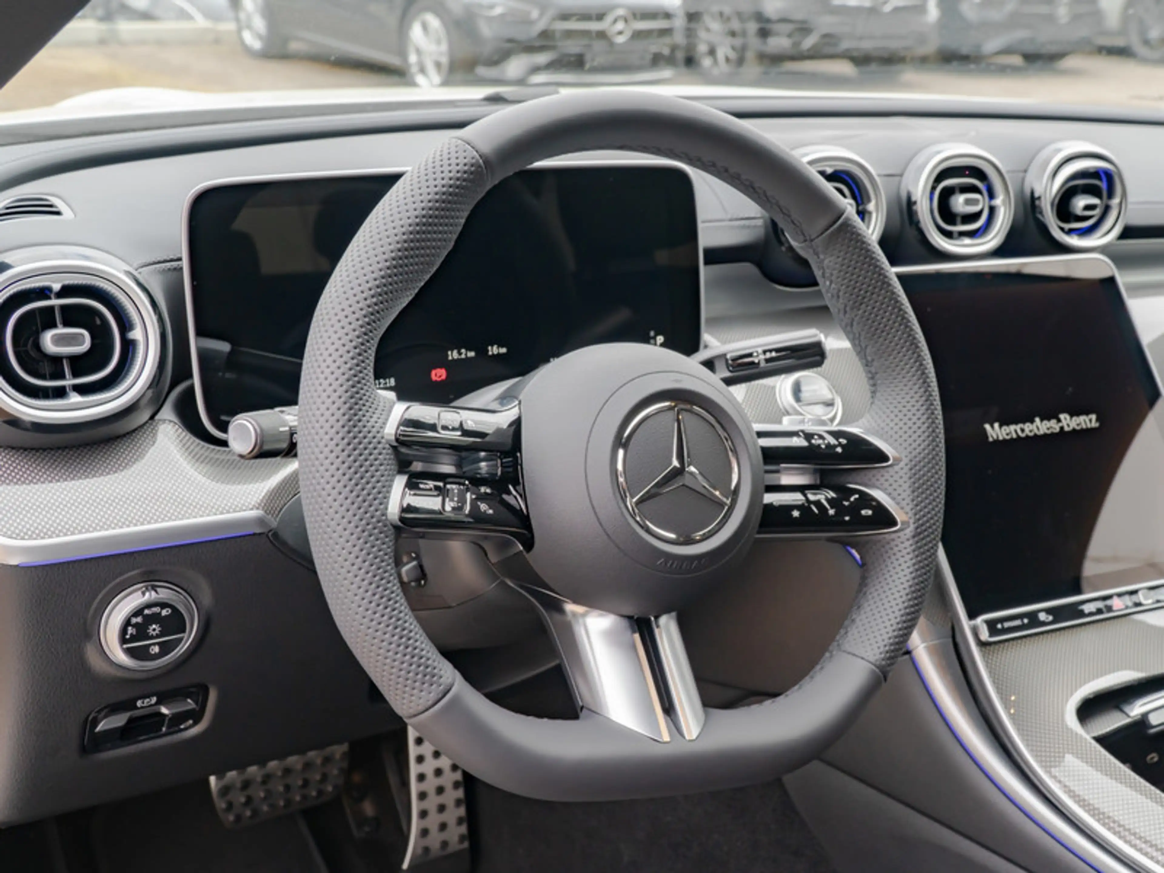 Mercedes-Benz C 200 AMG-Sport/DIGITAL/360/Memo/Night/Distr/18" — photo 12
