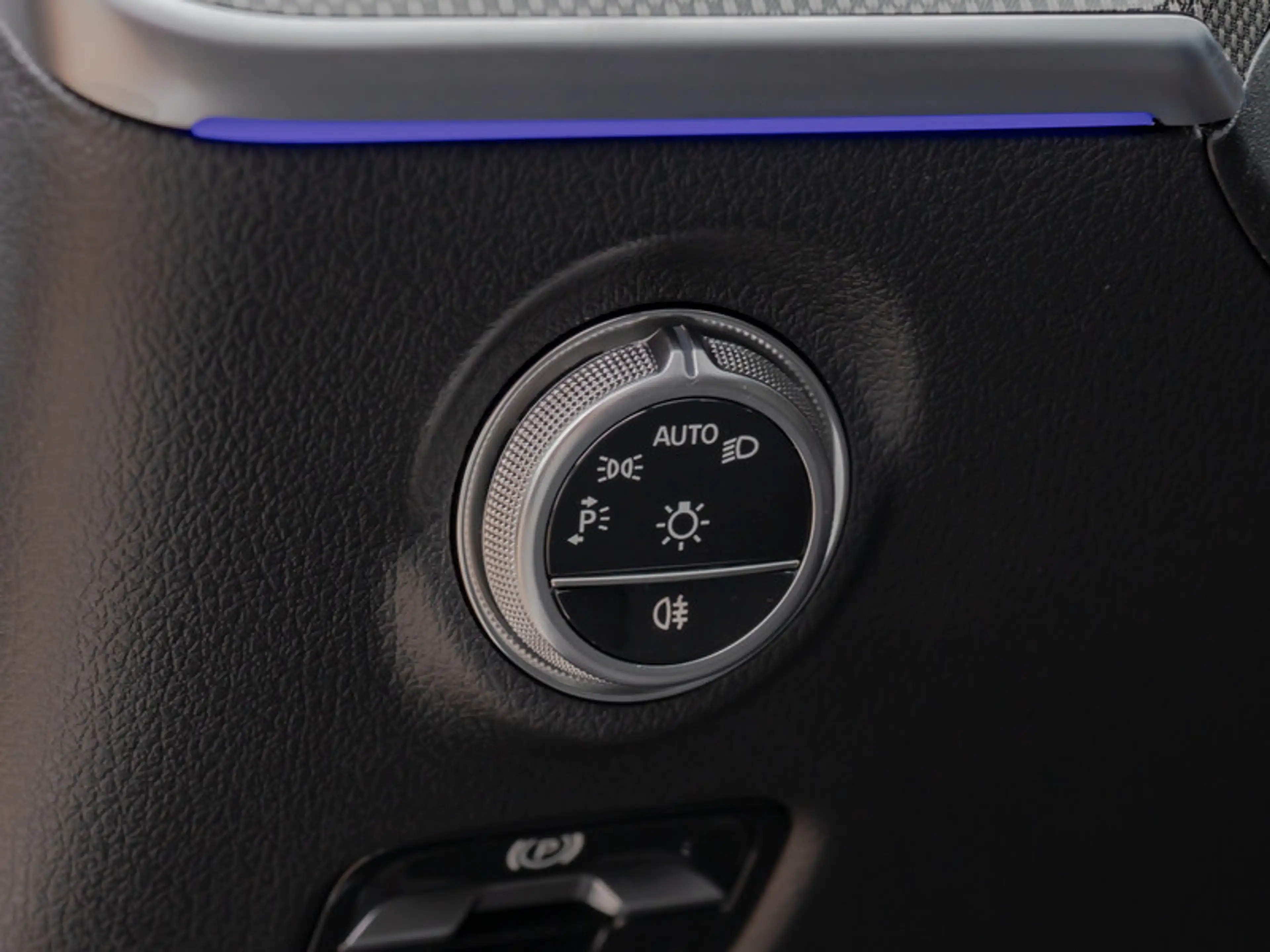 Mercedes-Benz C 200 AMG-Sport/DIGITAL/360/Memo/Night/Distr/18" — photo 13