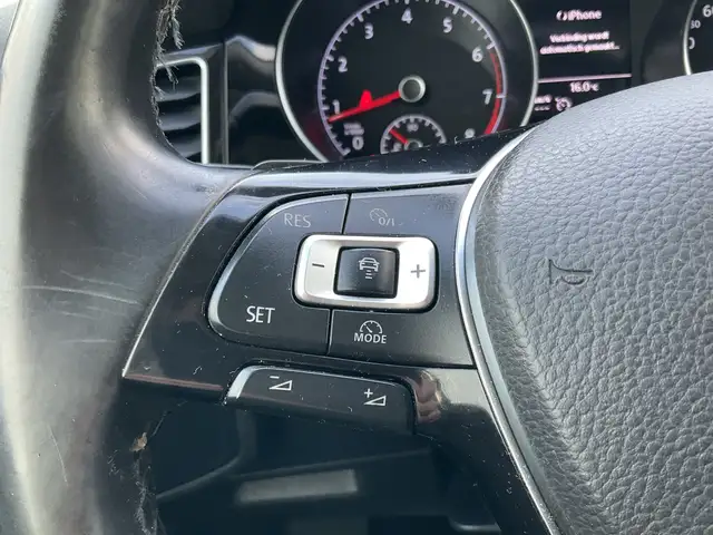Volkswagen Golf Sportsvan view 8