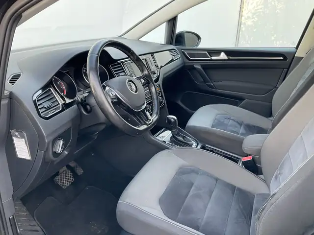 Volkswagen Golf Sportsvan view 13