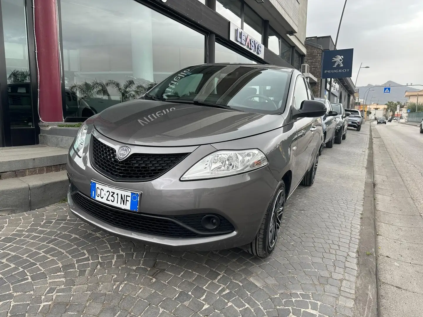 Lancia Ypsilon Ypsilon 1.2 Gold ecochic GPL 69cv Grigio - 1