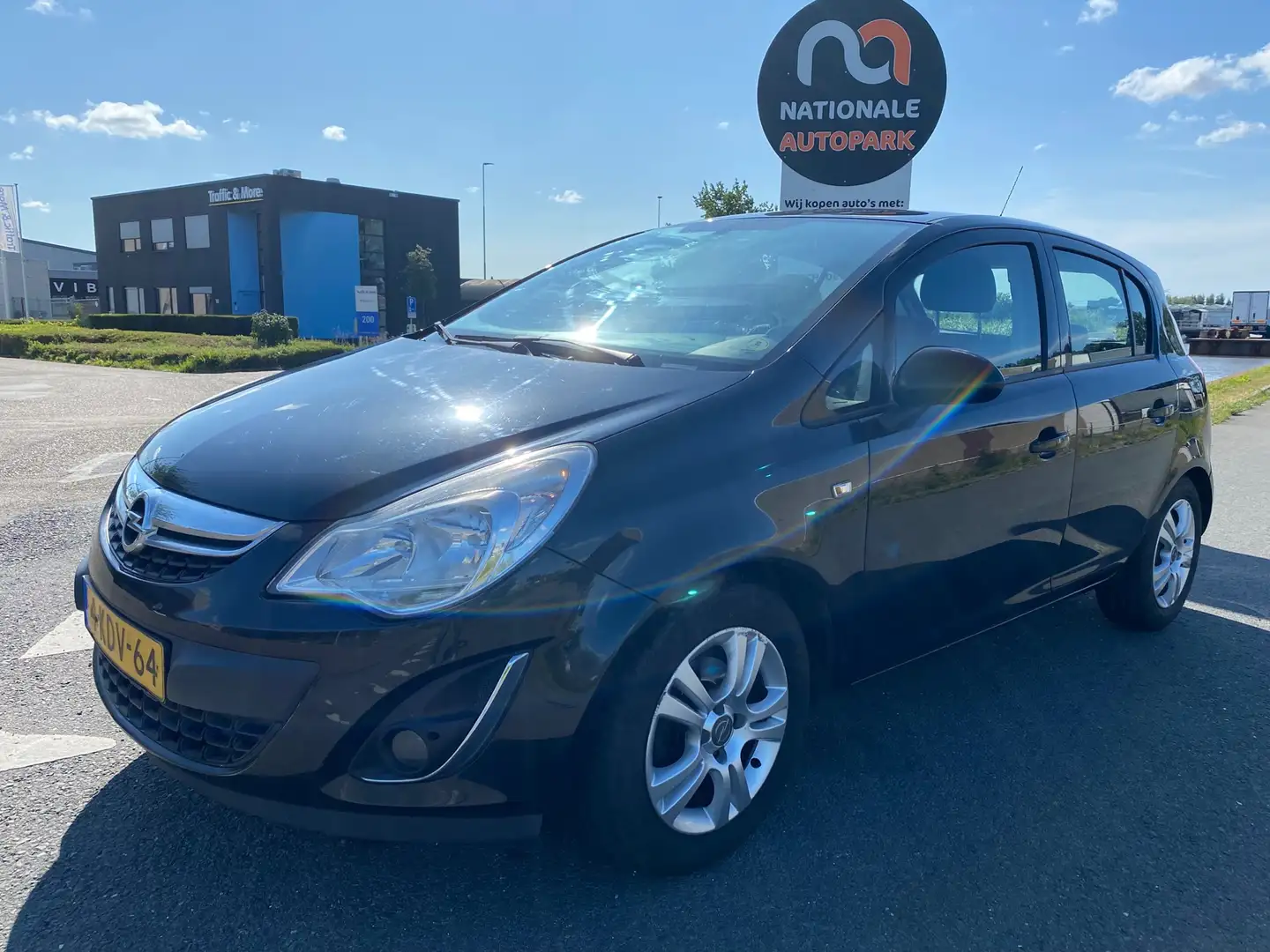 Opel Corsa 2013 * 1.4-16V Design Edition * LMV * PDC * AIRCO Zwart - 1