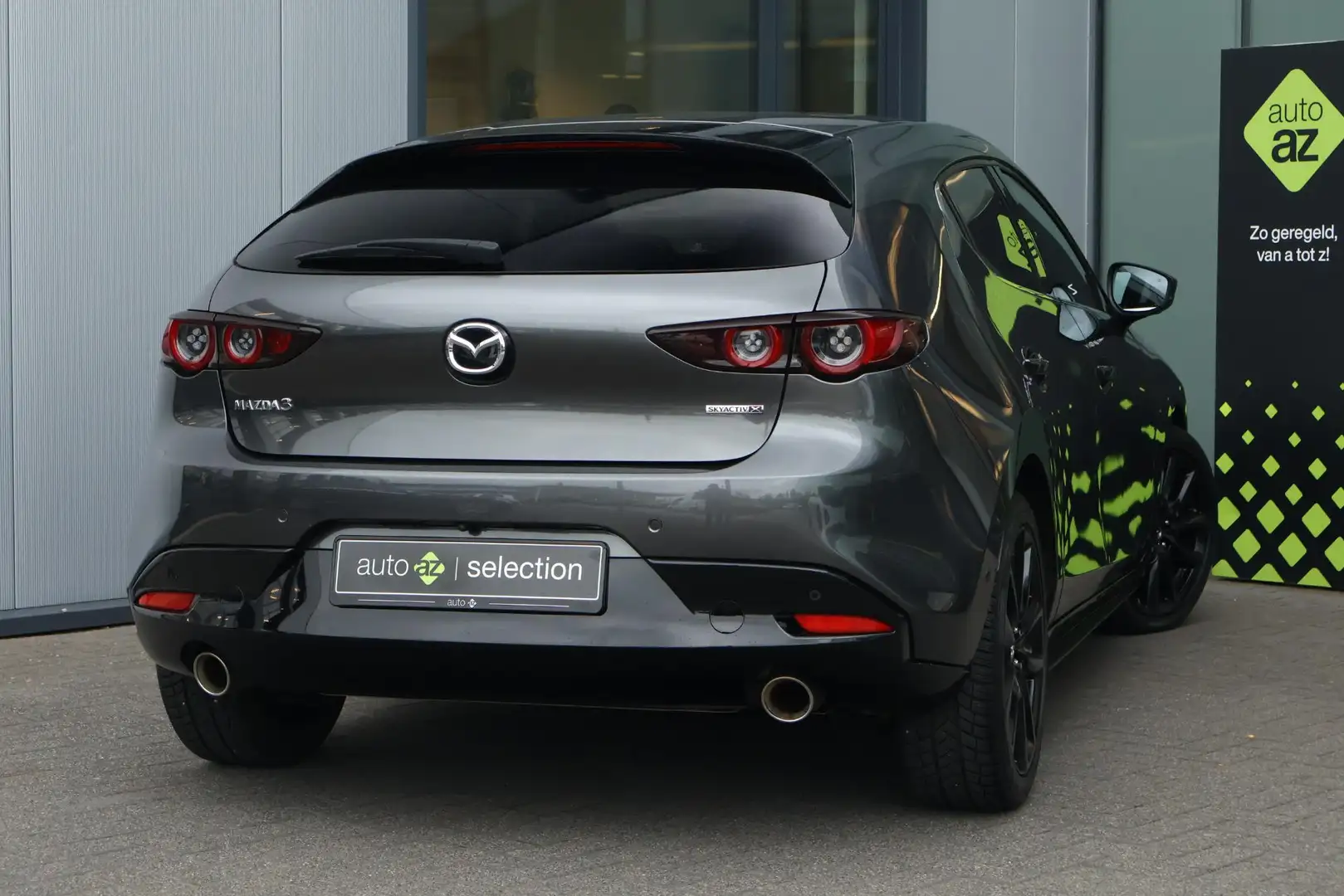 Mazda 3 2.0 e-SkyActiv-X M Hybrid 180 Luxury Šedá - 2