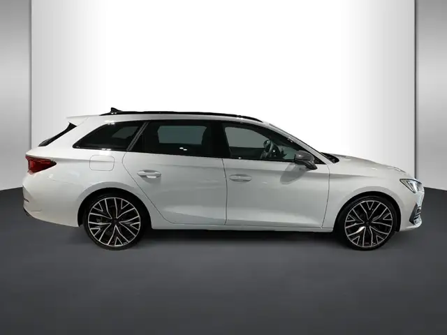 Cupra Leon view 5