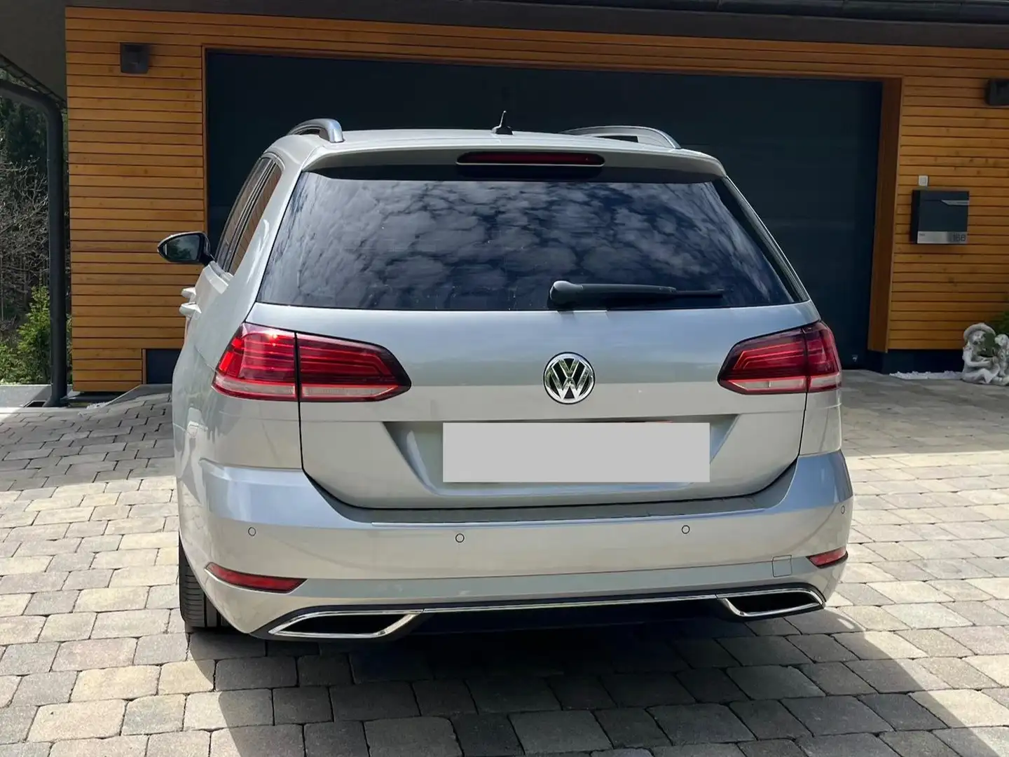 Volkswagen Golf Variant Golf Variant Comfortline 1,6 TDI DSG Comfortline, LED, Navi, Massagesitze,...(Service und Bremsen NEU!!) Silber - 1