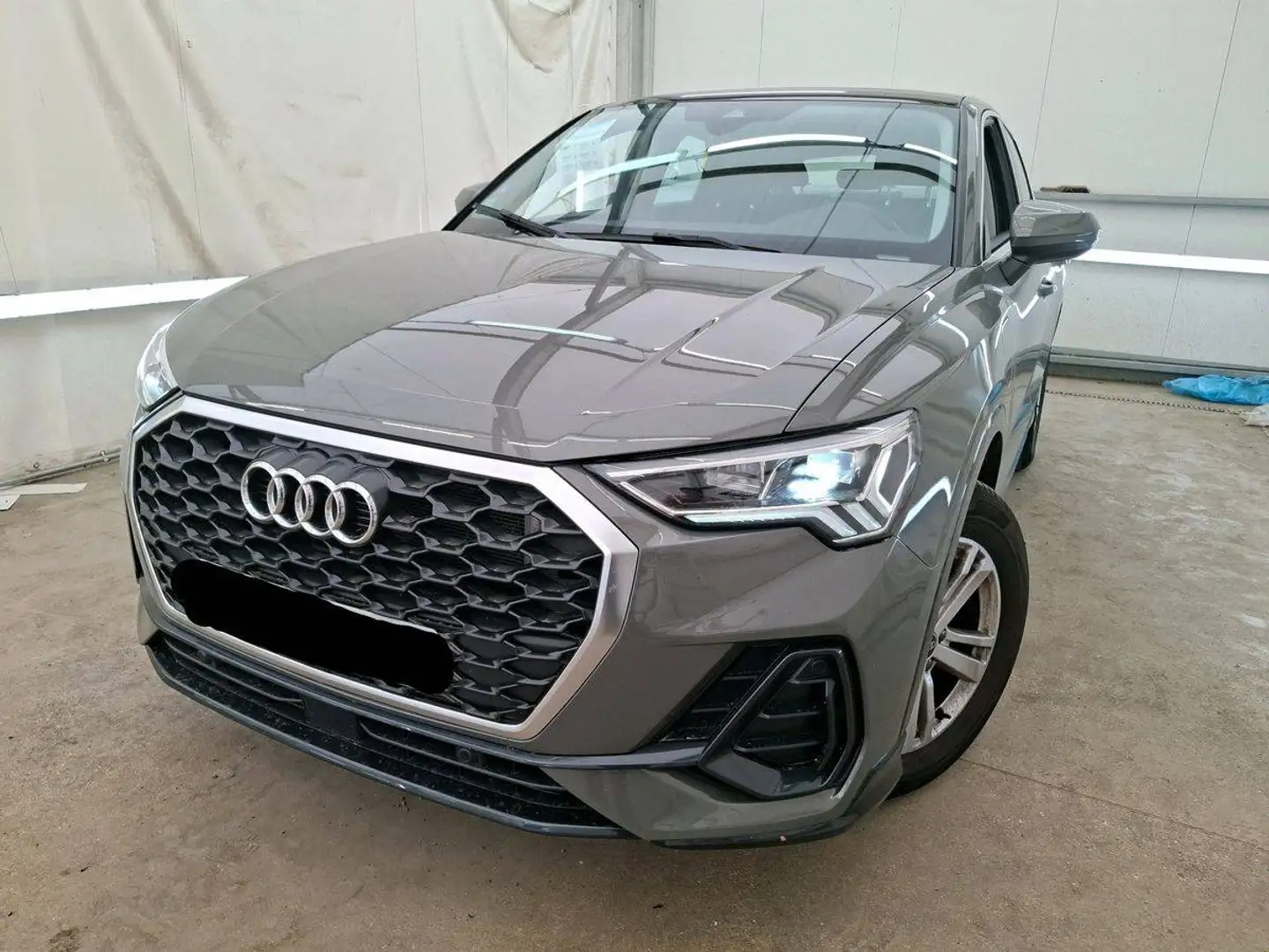 Audi Q3 Q3 Sportback 45 TFSIe Business Executive Grau - 1