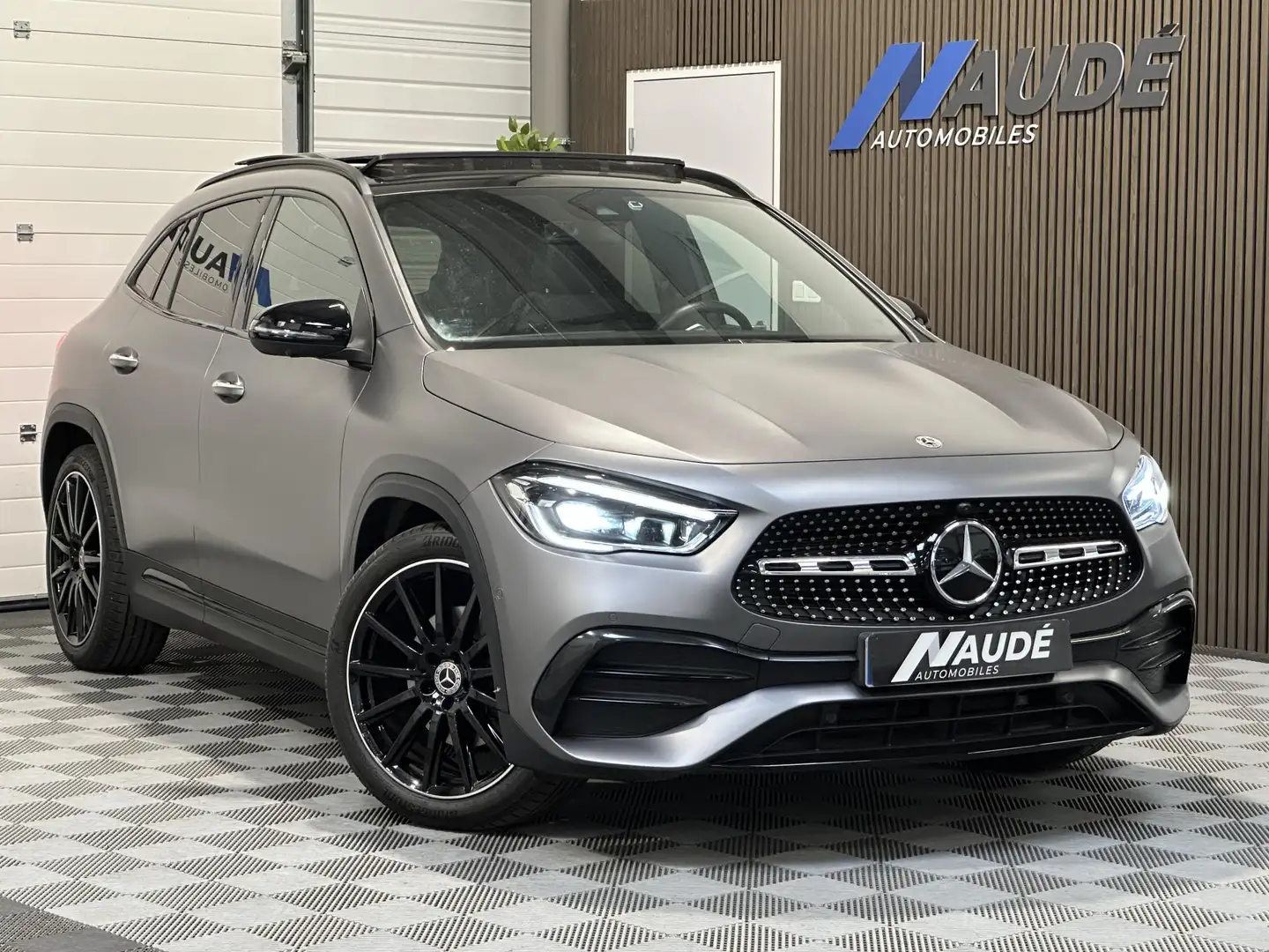 Mercedes-Benz GLA 200 200d 150 ch 8G-DCT AMG LINE Gris - 1