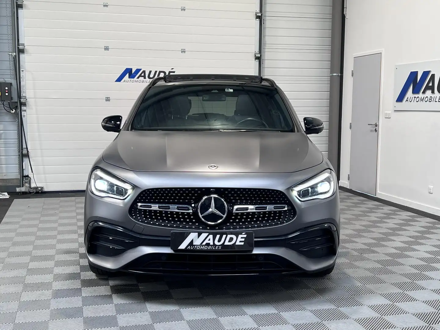 Mercedes-Benz GLA 200 200d 150 ch 8G-DCT AMG LINE Grau - 2