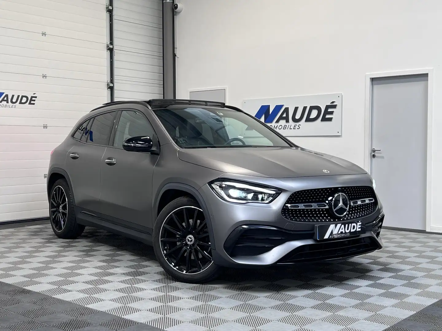 Mercedes-Benz GLA 200 200d 150 ch 8G-DCT AMG LINE Grau - 1