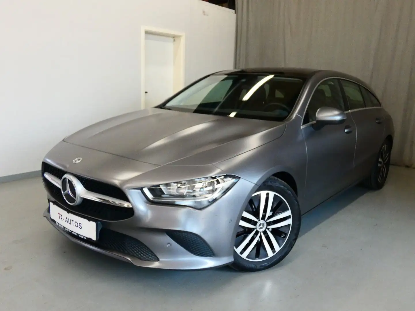 Mercedes-Benz CLA 180 CLA 180 ShB,1.Hand,Navi,Tempo,Pano,SHZ,S-Heft Gris - 1