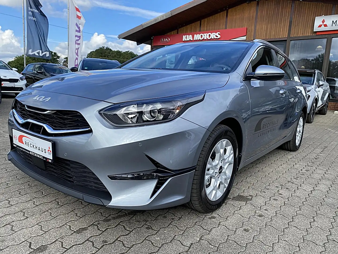 Kia Ceed / cee'd Sportswagon 1.5T 48V DCT 140 ULTIMATE Klima Navi Plateado - 2