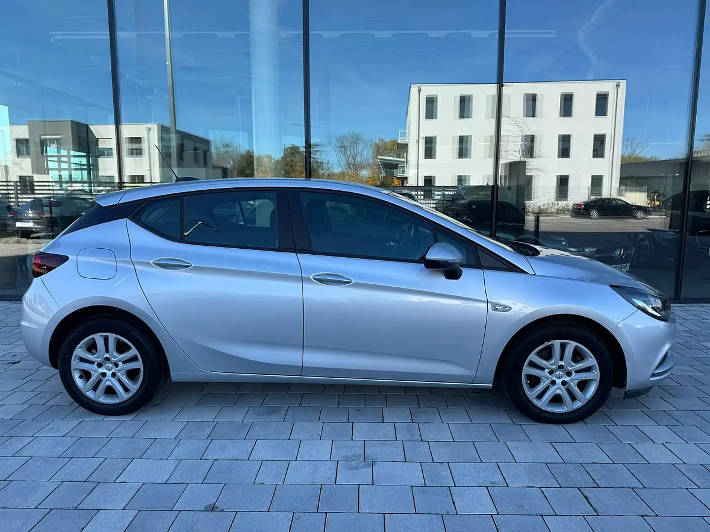 Opel Astra 1,4 Turbo Ecotec Direct Injection Edition Start... Silber - 2