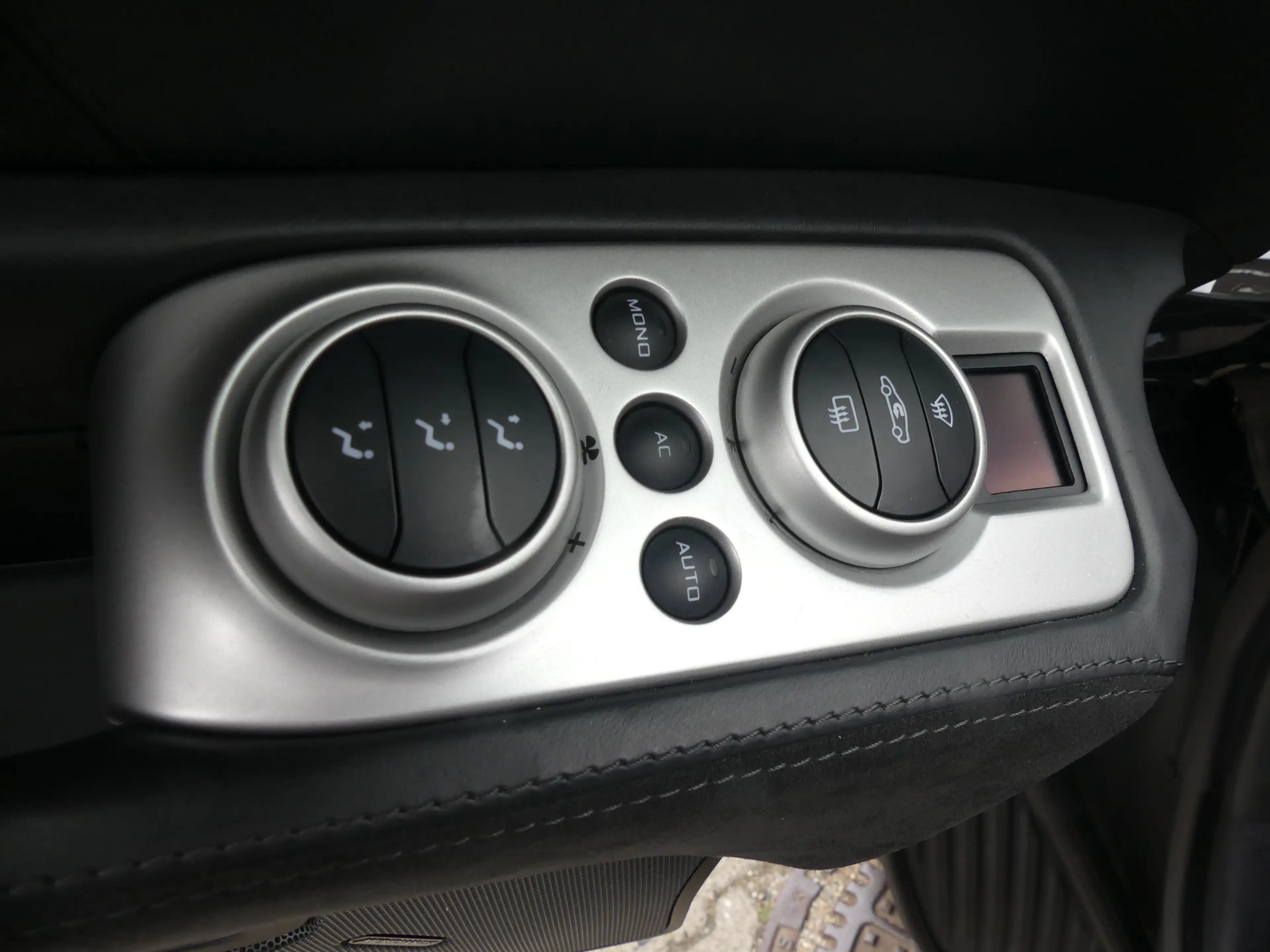 McLaren MP4-12C Modelljahr 2013 * 1. Hand — photo 9