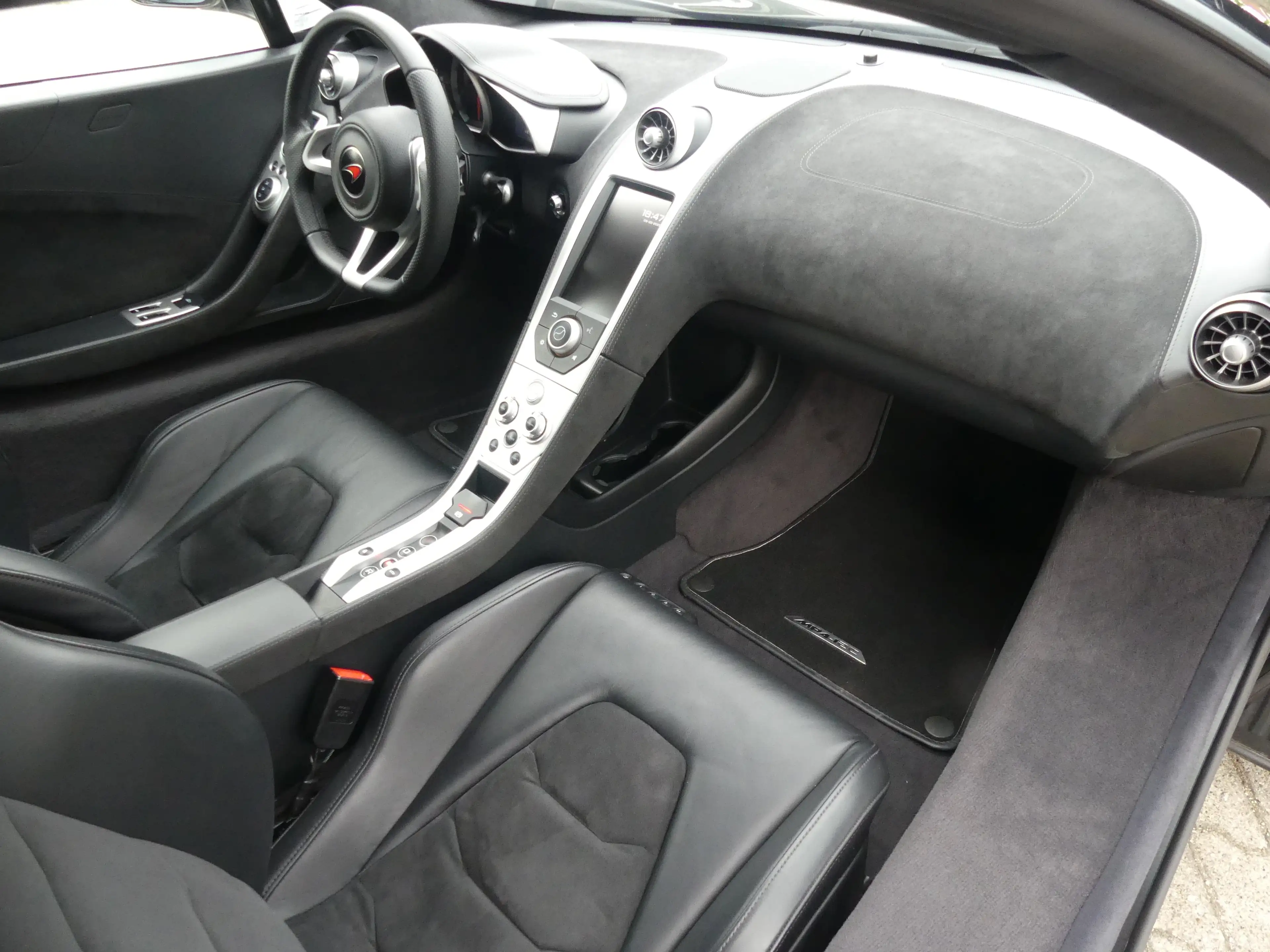 McLaren MP4-12C Modelljahr 2013 * 1. Hand — photo 14