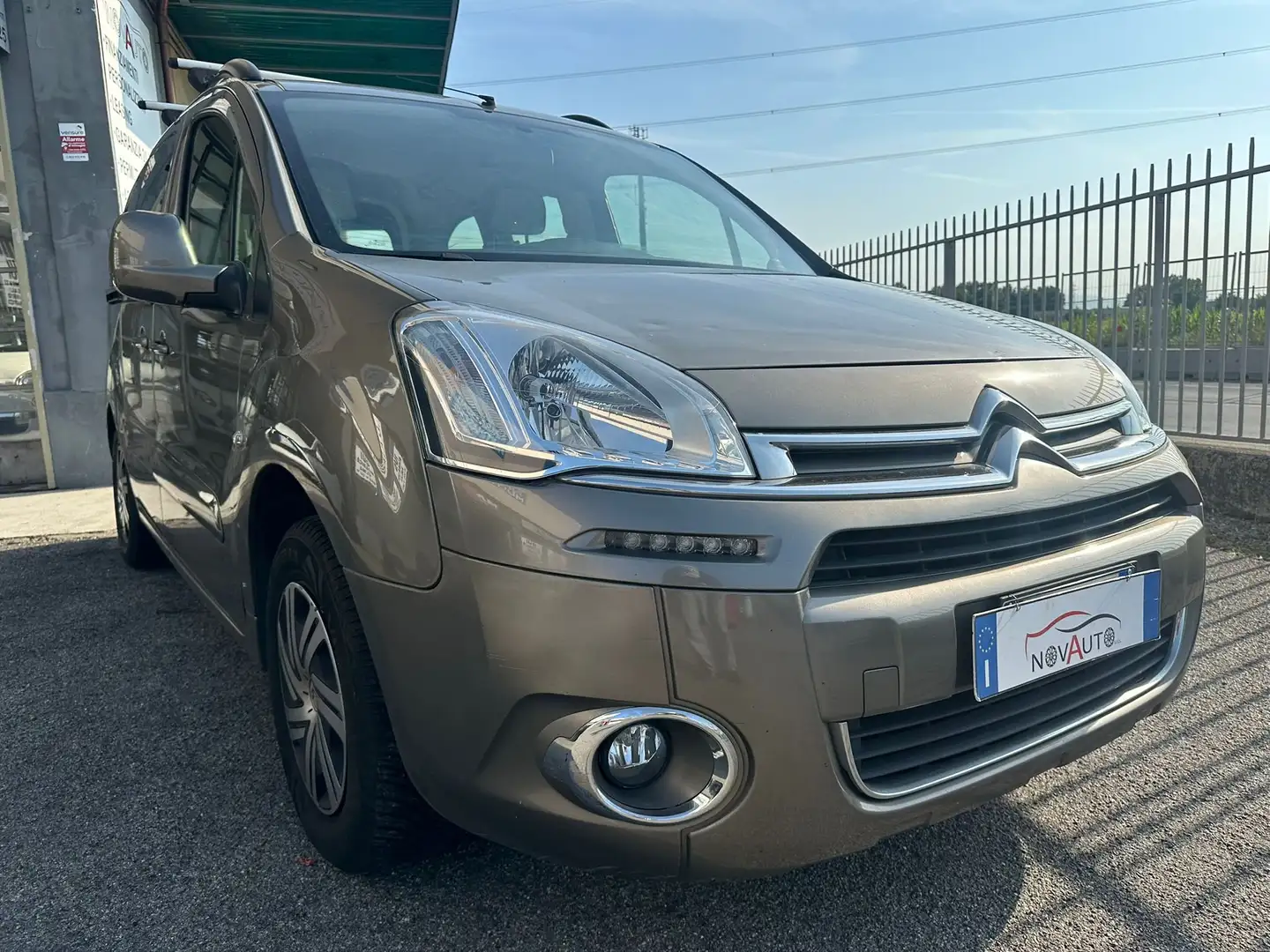 Citroen Berlingo Berlingo Multispace Multispace 1.6 hdi Xtr 115cv Grijs - 2