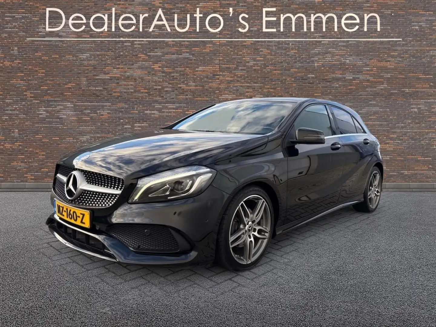 Mercedes-Benz A 180 AMG NAVIGATIE LMV SPORTSTOELNE LED Zwart - 2