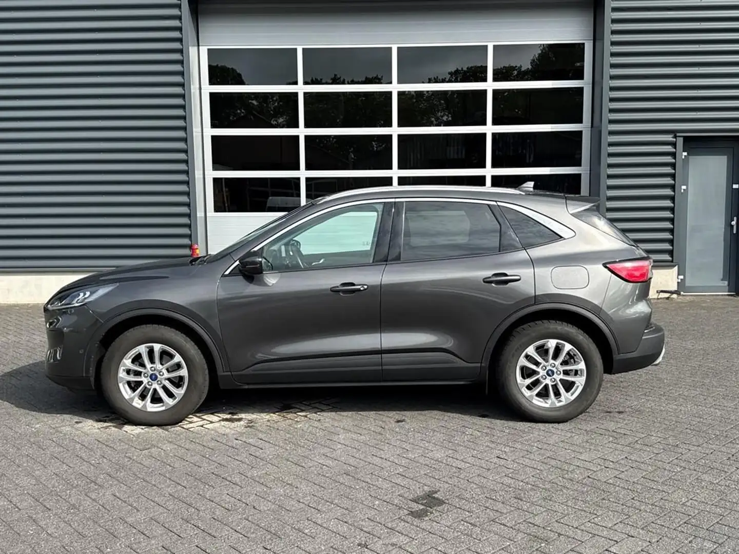 Ford Kuga 1.5 EcoBoost Titanium, Navi, Camera, PDC Gris - 2