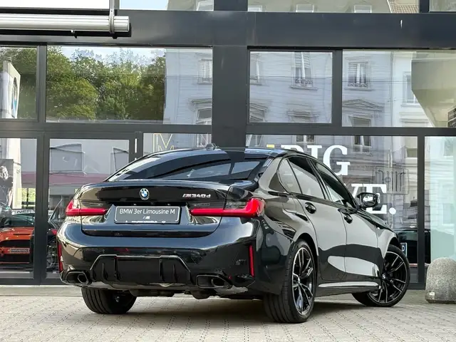 BMW 3 Series view 2