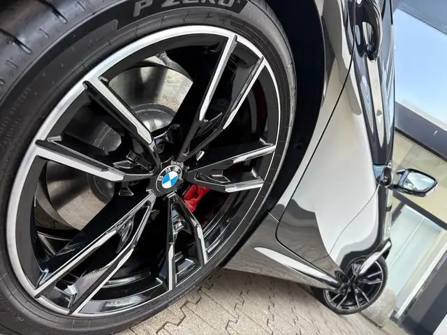 BMW 3 Series view 3