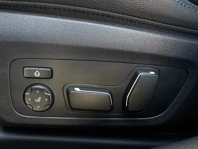 BMW 3 Series view 13