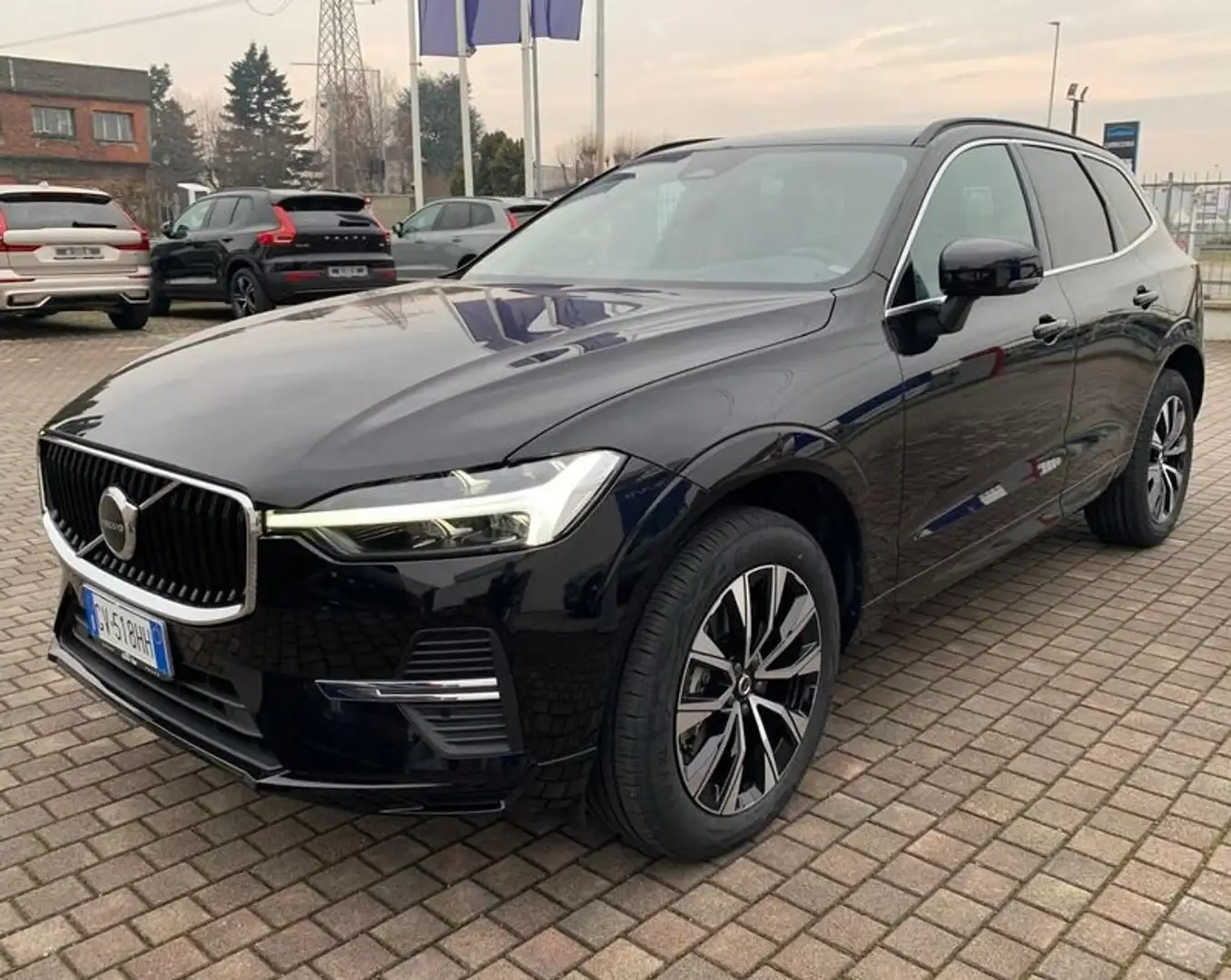 Volvo XC60 B4 (d) automatico Core Nero - 2
