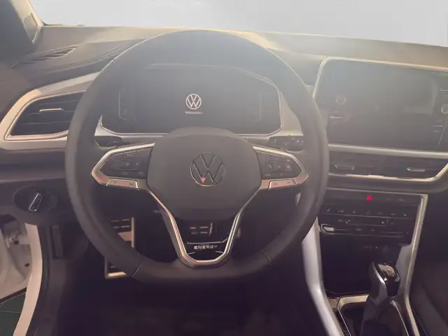 Volkswagen T-Roc view 9