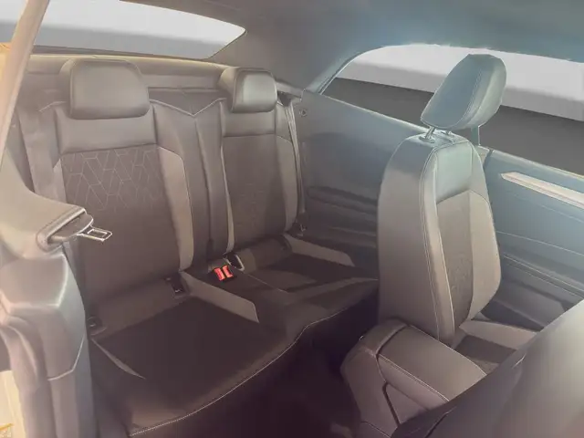 Volkswagen T-Roc view 6