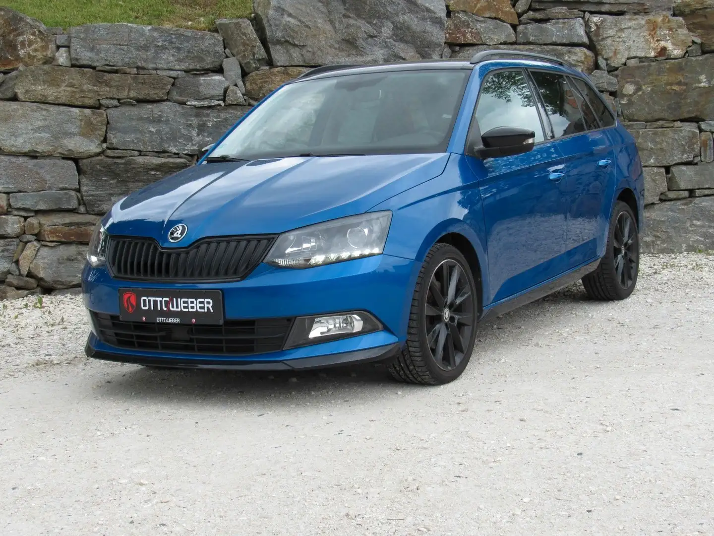 Skoda Fabia 1.2l TSI 81kW Monte Carlo Combi PANO Bleu - 1