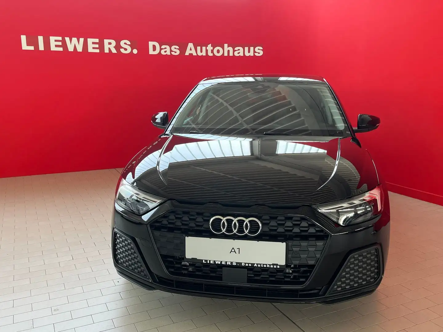 Audi A1 25 TFSI intense Schwarz - 1