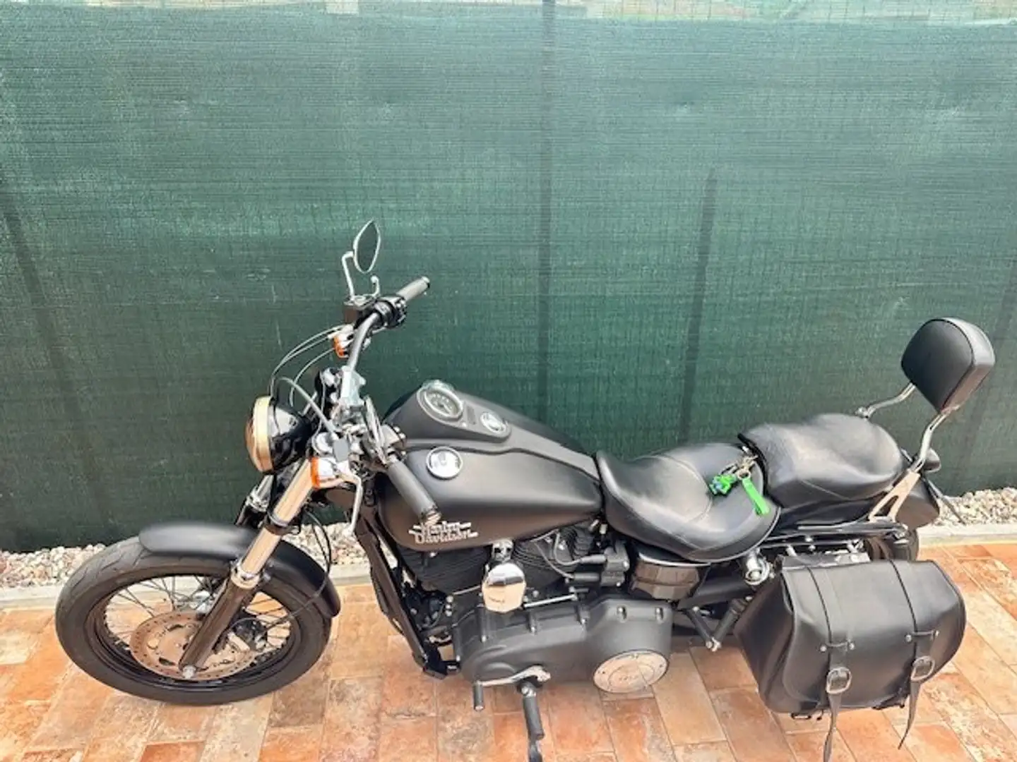 Harley-Davidson Dyna Street Bob 1690 Street Bob Special (2015 - 16) - FXDB Negru - 2