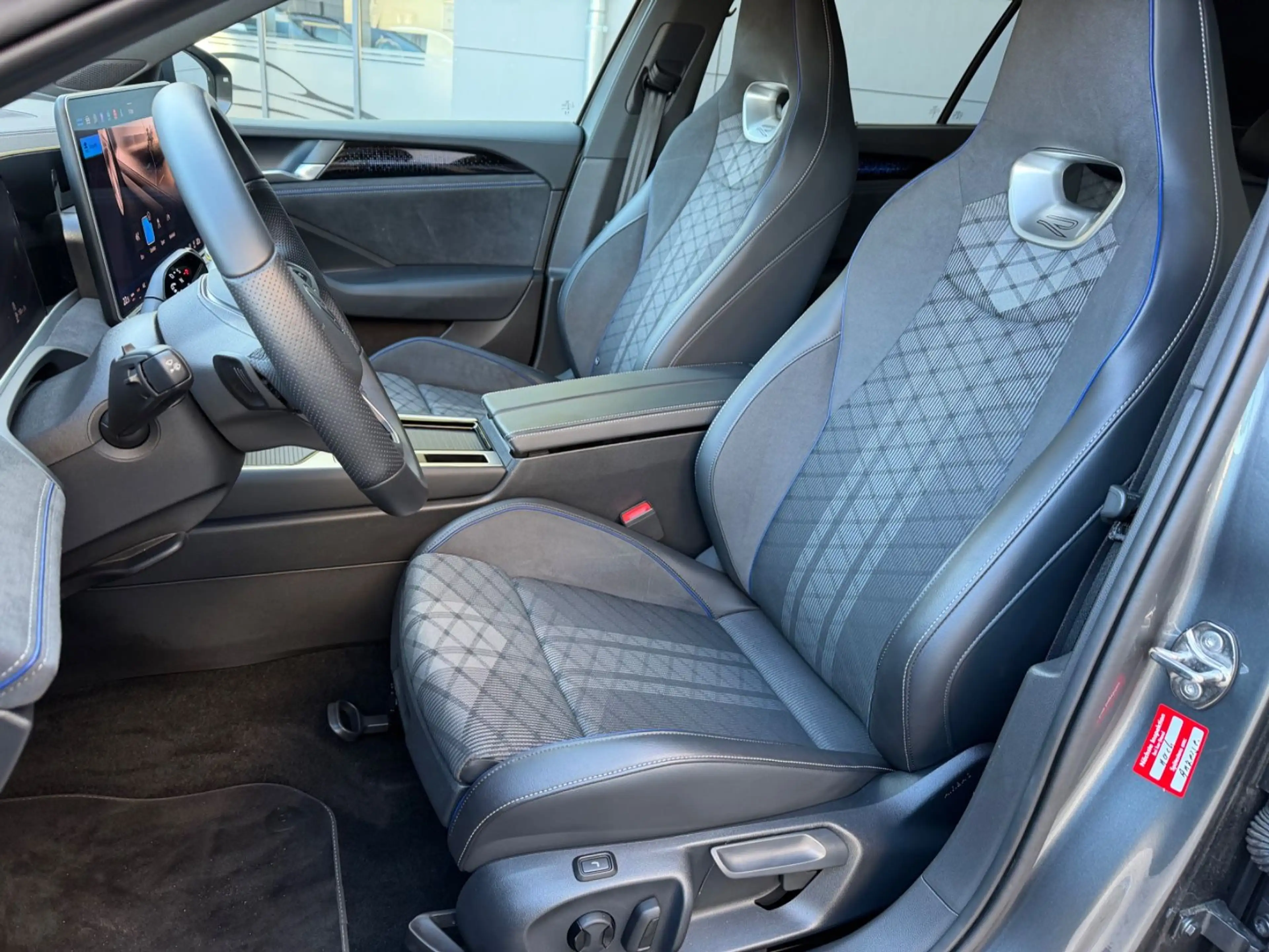 Volkswagen Passat Variant R-line/KAMERA/360°KAMERA/LED/MWST — photo 13