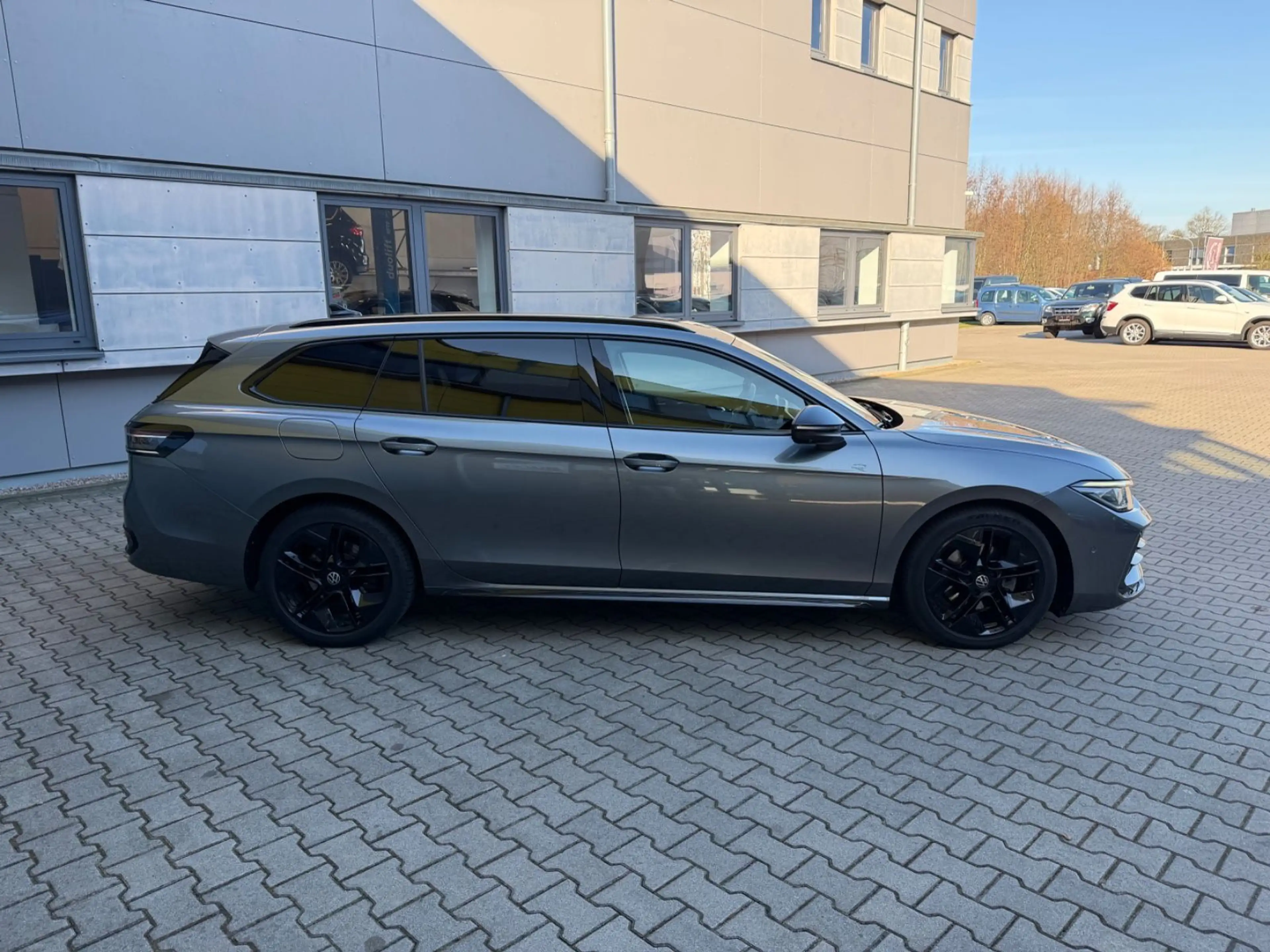 Volkswagen Passat Variant R-line/KAMERA/360°KAMERA/LED/MWST — photo 7