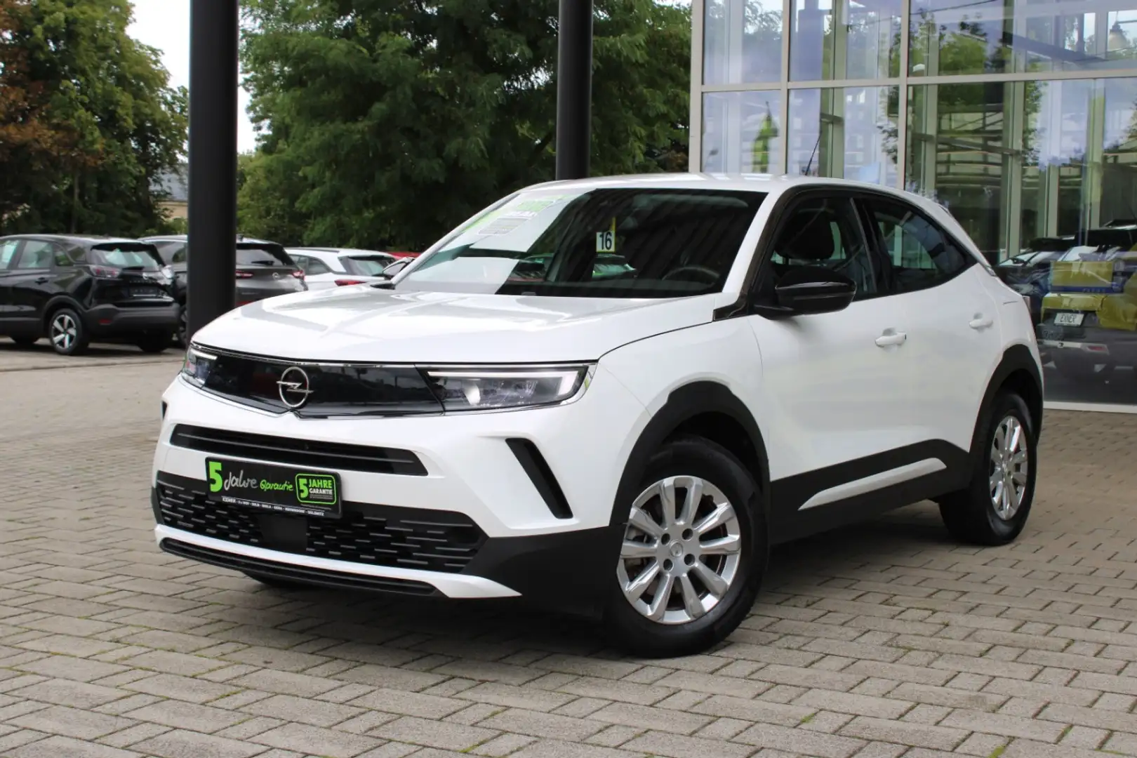 Opel Mokka-E Mokka e EDITION LED+Fernlichtass.+KlimaA+LM+AUT Weiß - 2