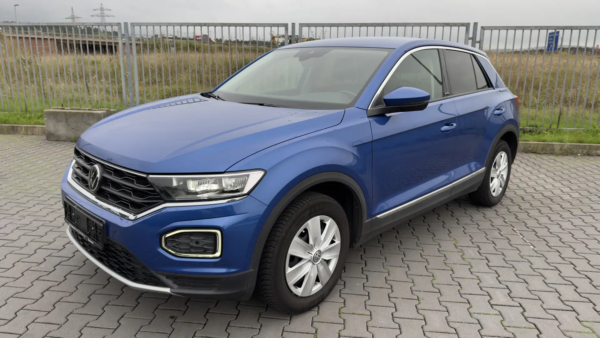 Volkswagen T-Roc 1.0 TSI Active Navi ACC LED PDC SHZ APPS Bleu - 2