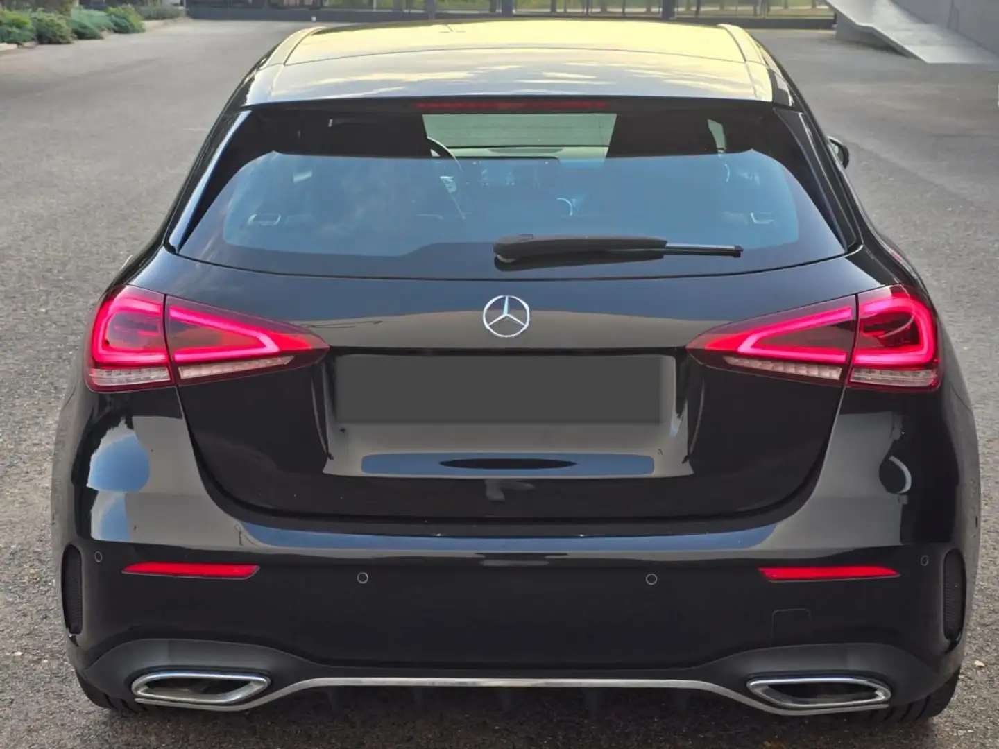 Mercedes-Benz A 180 180d 7G-DCT Schwarz - 2
