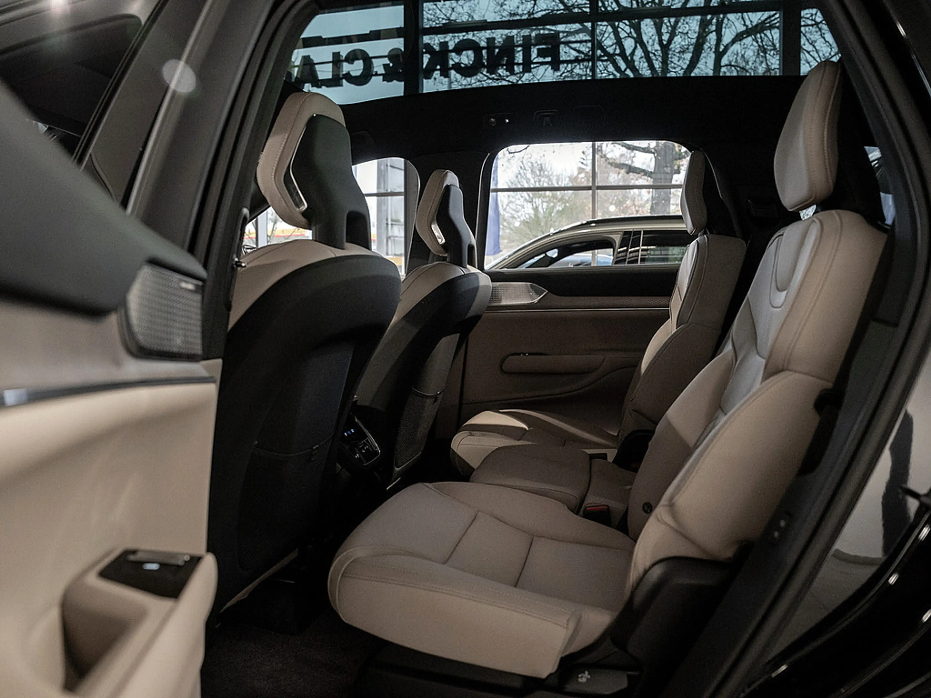 Volvo EX90 Ultra Twin Motor Performance -Nur Gewerbekunden- — photo 7