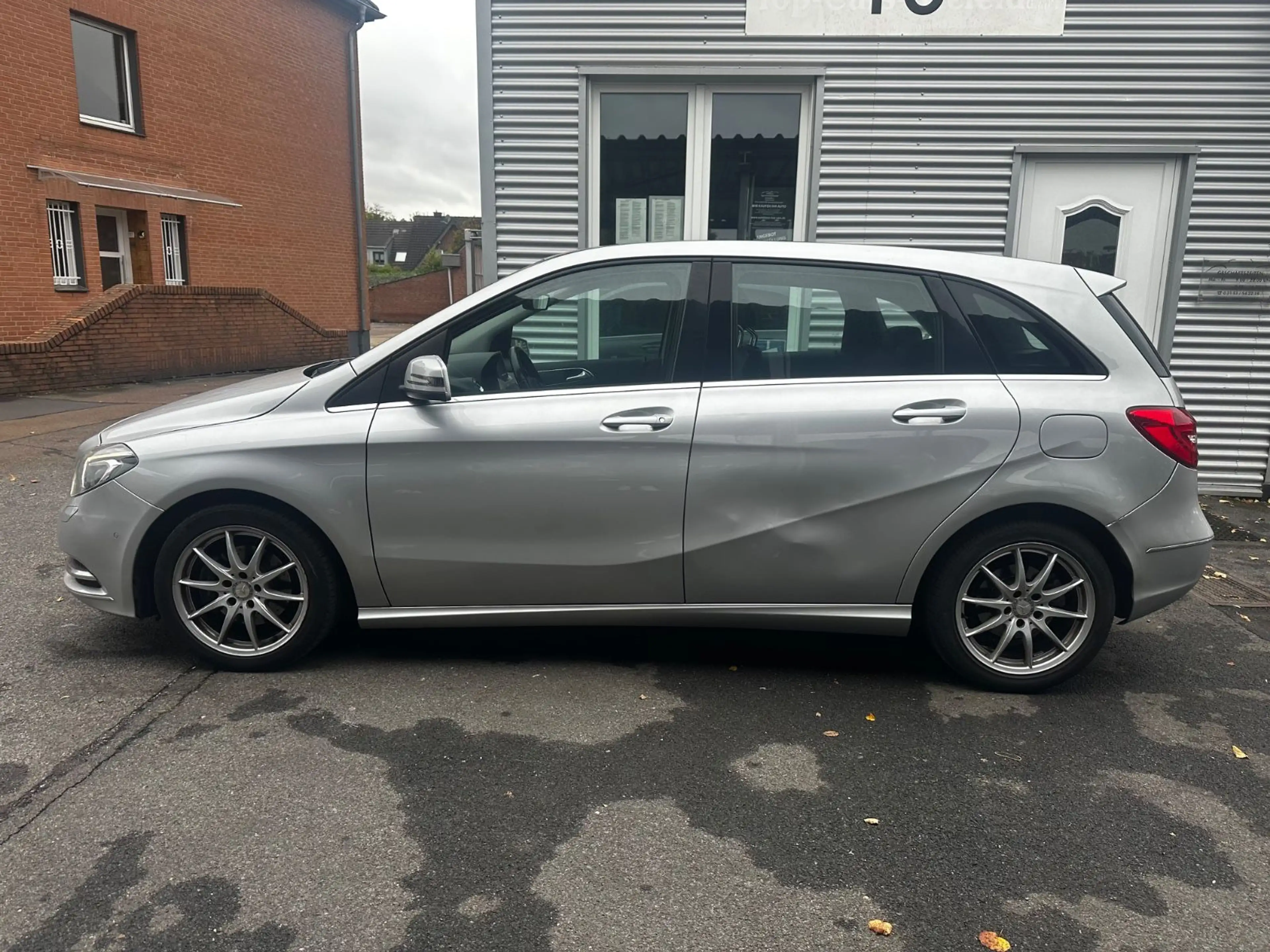 Mercedes-Benz B 180 B -Klasse B 180 CDI  AUTOMATIK+1.HAND+PDC+AHK — photo 4