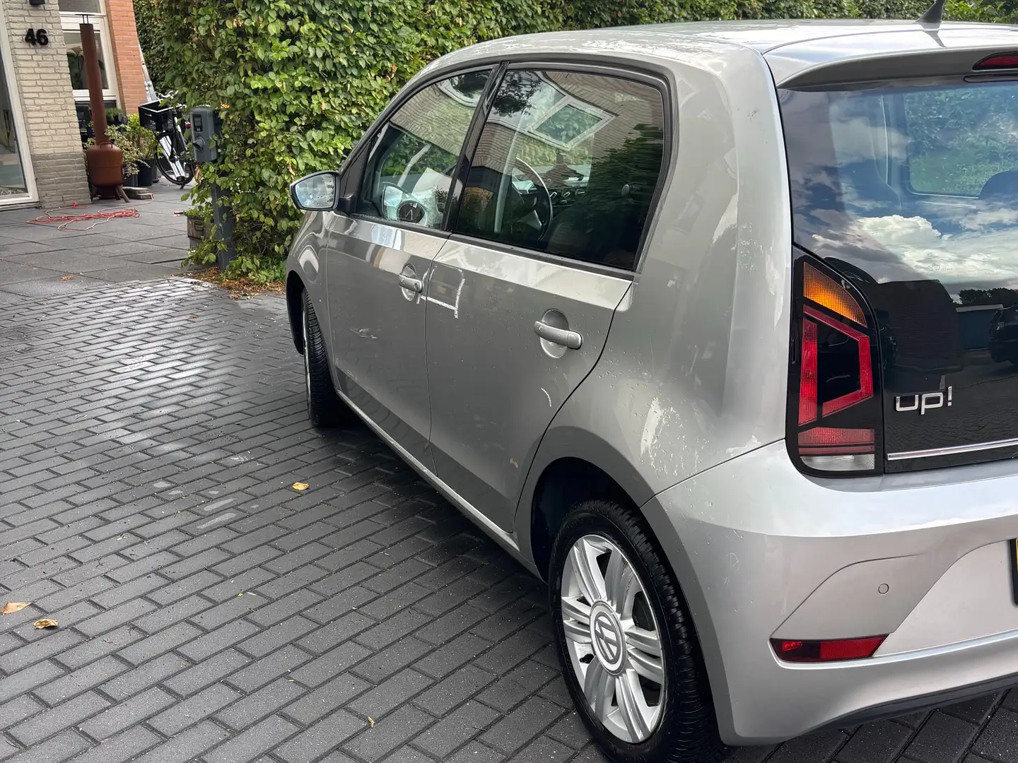 Volkswagen up! up! 1.0 BMT high Zilver - 1