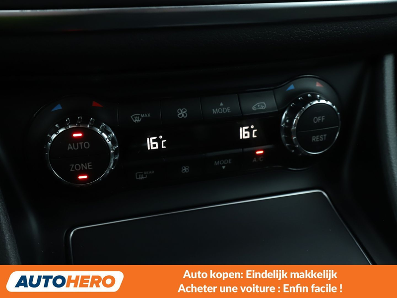 Mercedes-Benz GLA 200 GLA 200 AMG Line — photo 14