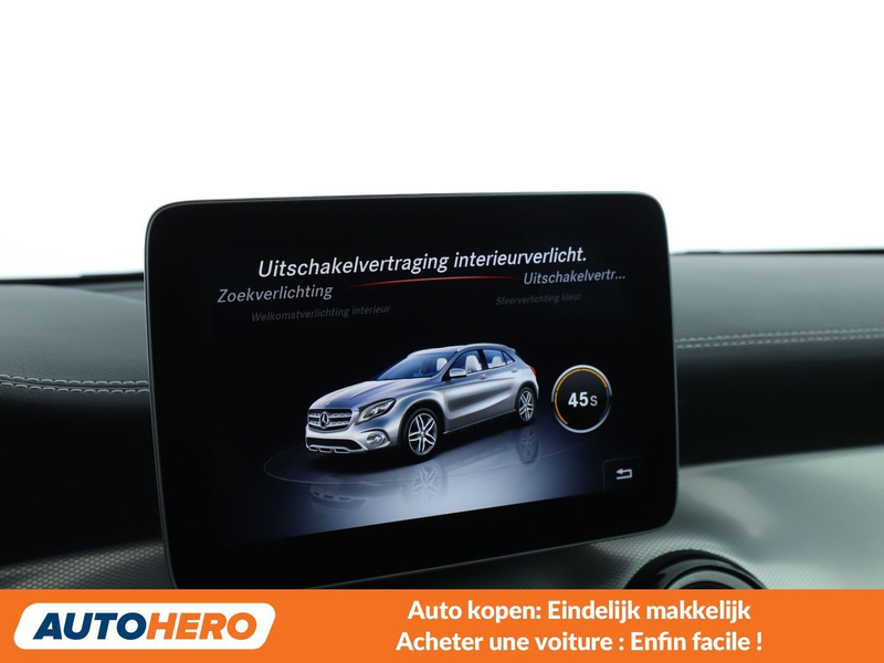 Mercedes-Benz GLA 200 GLA 200 AMG Line — photo 11