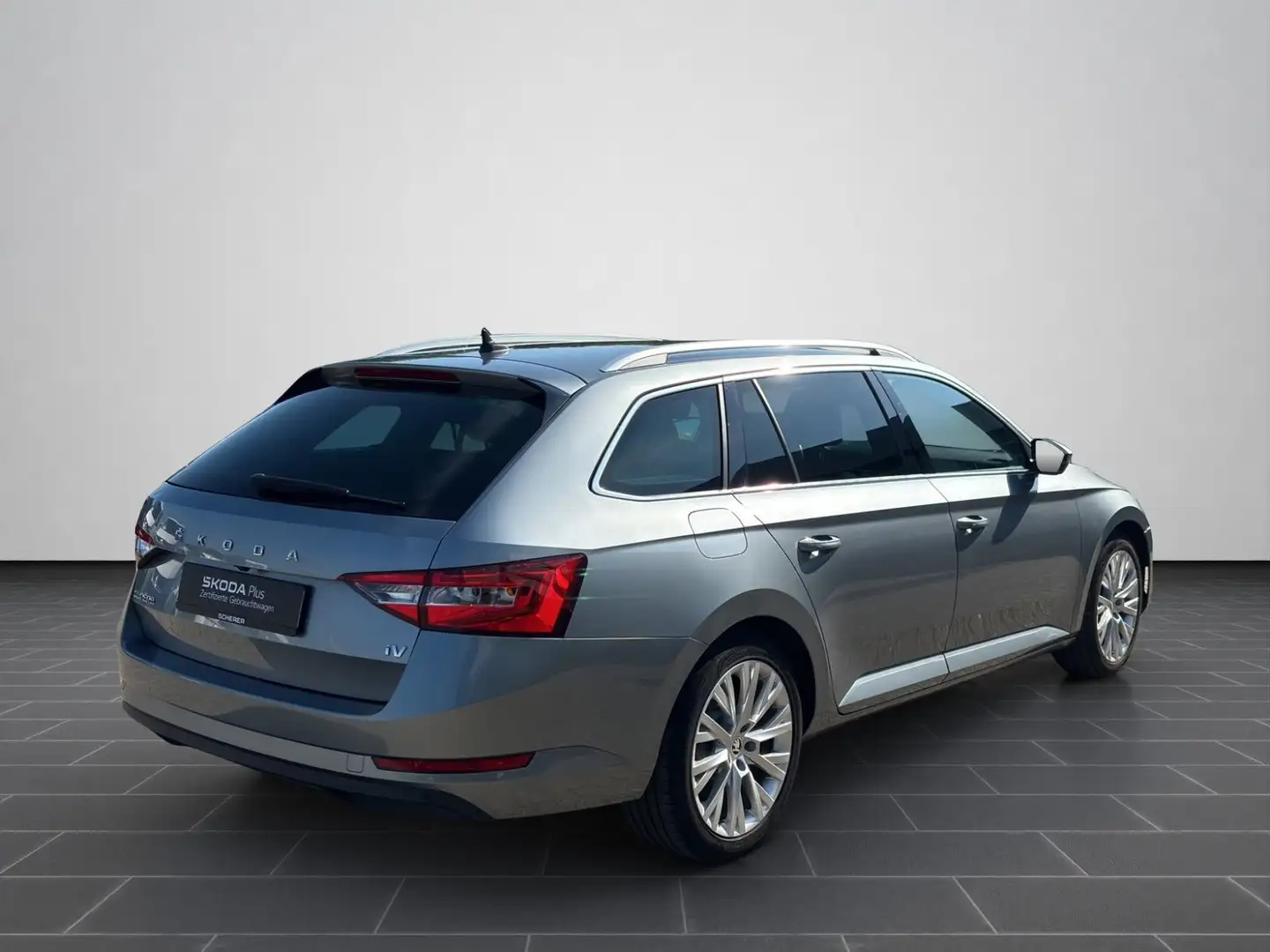 Skoda Superb Combi 1.4 iV DSG LED NAVI RFK AHK GRA KES Grau - 2