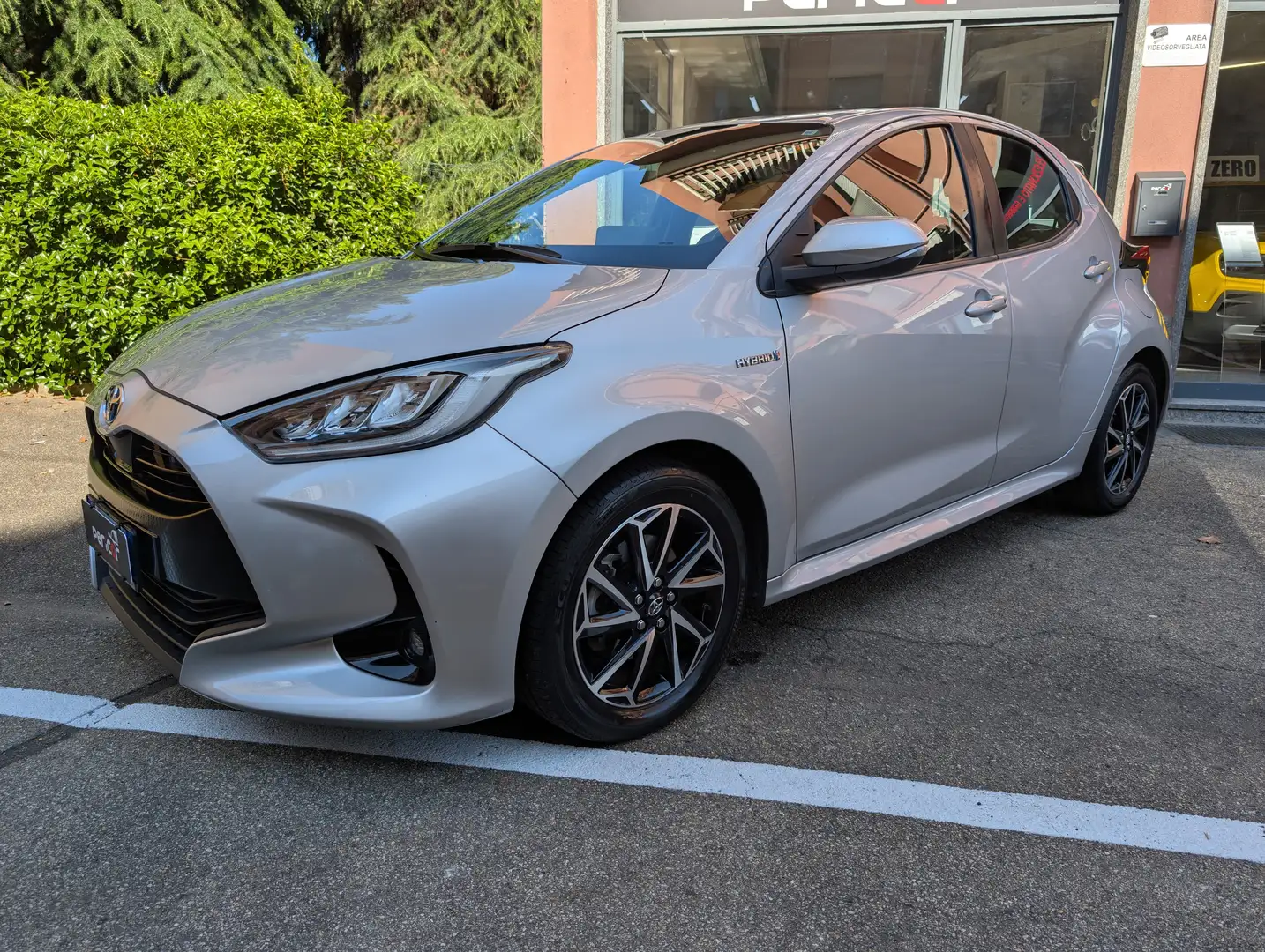 Toyota Yaris Yaris 1.5h Trend - 115 Hybrid Argento - 2